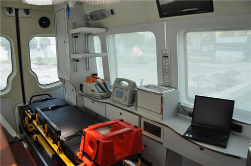 西双版纳救护车内部